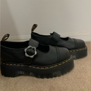 Doc Marten - Addina flower buckle platform loafers/Mary janes.